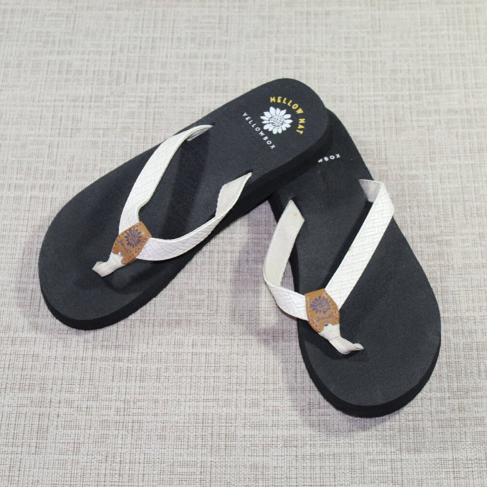 NWOT Yellow Box Mellow Mat Thong Sandals